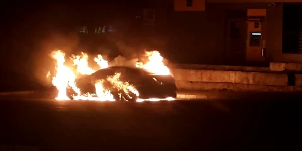 masina incendiata