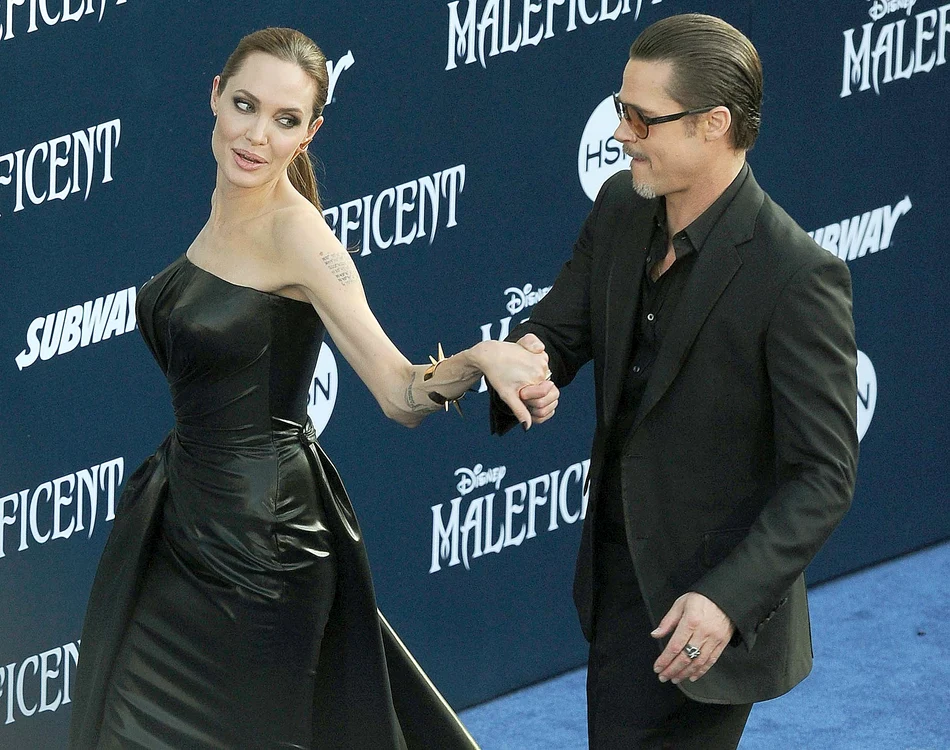 Angelina Jolie l-a obligat pe Brad Pitt să accepte condiţiile ei înainte de nuntăFotoi: Guliver/ Splashnews