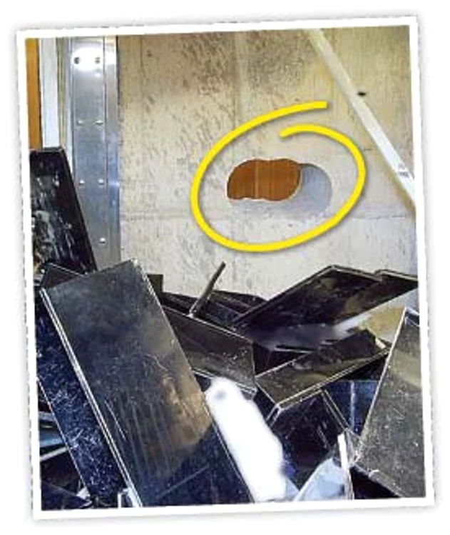 Gaura a avut  o lăţime de  45 cm  şi o  lungime  de 65 cm