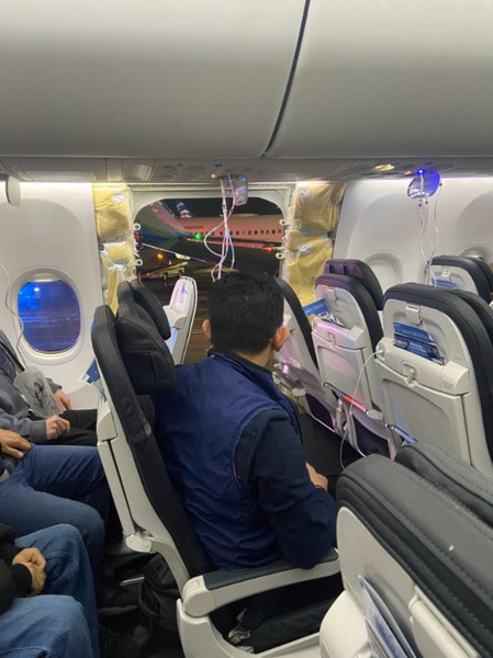 Boeing 737 MAX cu 177 de pasageri la bord, nevoit să efectueze o aterizare de urgență. Care a fost motivul VIDEO