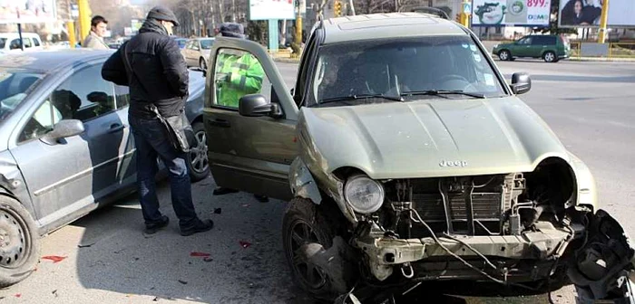 Accident în intersecţia Capitol