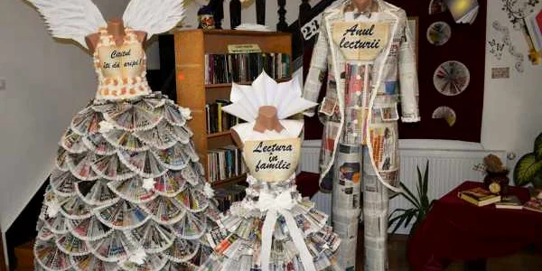 biblioteca expozitie