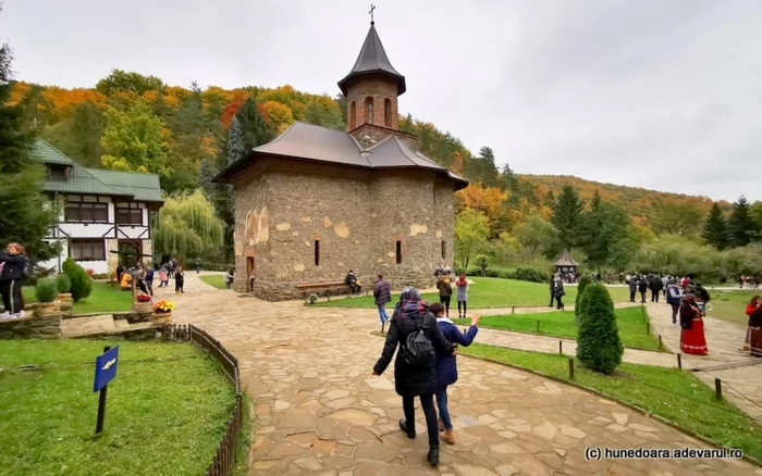 manastirea prislop foto daniel guta adevarul