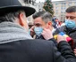 Primarul Iaşiului Mihai Chirică stropit de protestatari FOTO Inquam Photos / Liviu Chirica