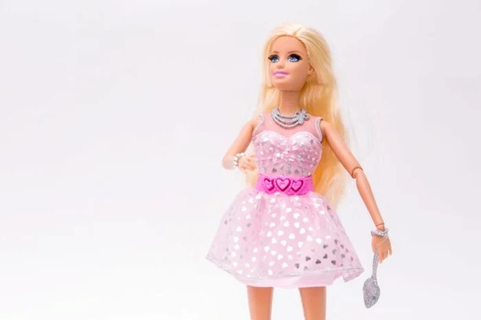 
    Păpuşa Barbie mai scapă câte o înjurăturăFoto SWNS  