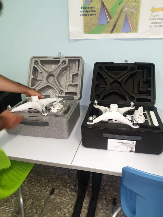 Elevii dintr-o promoție anterioară au construit o dronă FOTO: arhiva profesori Liceul „Alexe Marin” 
