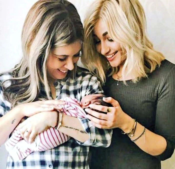 Sore şi Alina Eremia sunt cele mai bune prietene, cea din urmă fiind şi naşa micuţei Erin foto: arhiva personală
