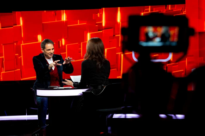 
    Dan Negru, răspunsuri sincere la întrebări picante în emisiunea lui Denise Rifai  