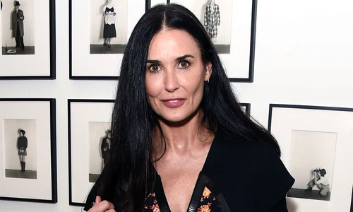 Demi Moore ține tot timpul cel puțin un bec aprins în casă, indiferent dacă e zi sau noapte jpeg