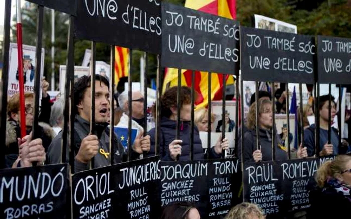 Manifestanţii au cerut eliberarea separatiştilor încarceraţi Foto: EPA-EFE