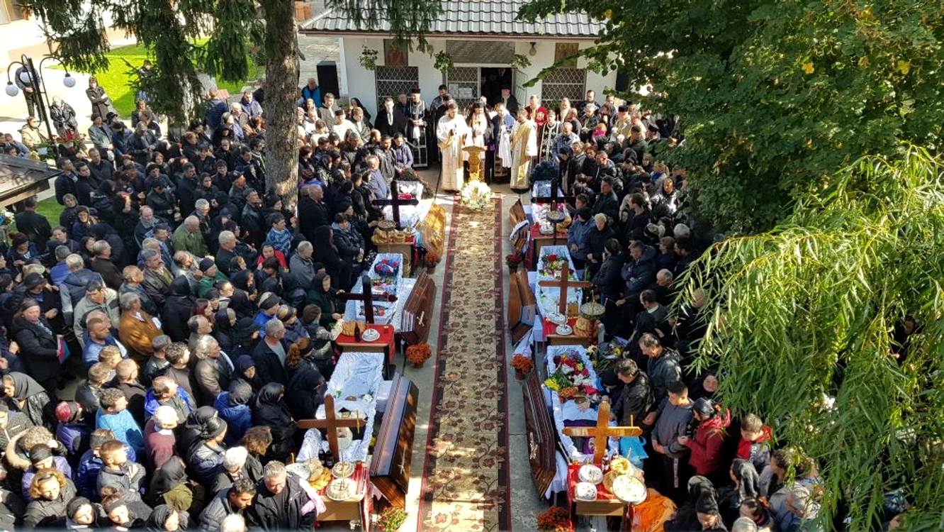 Tot satul a plâns victimele înmormântate marţi în satul Munteni Buzăufoto: Click!