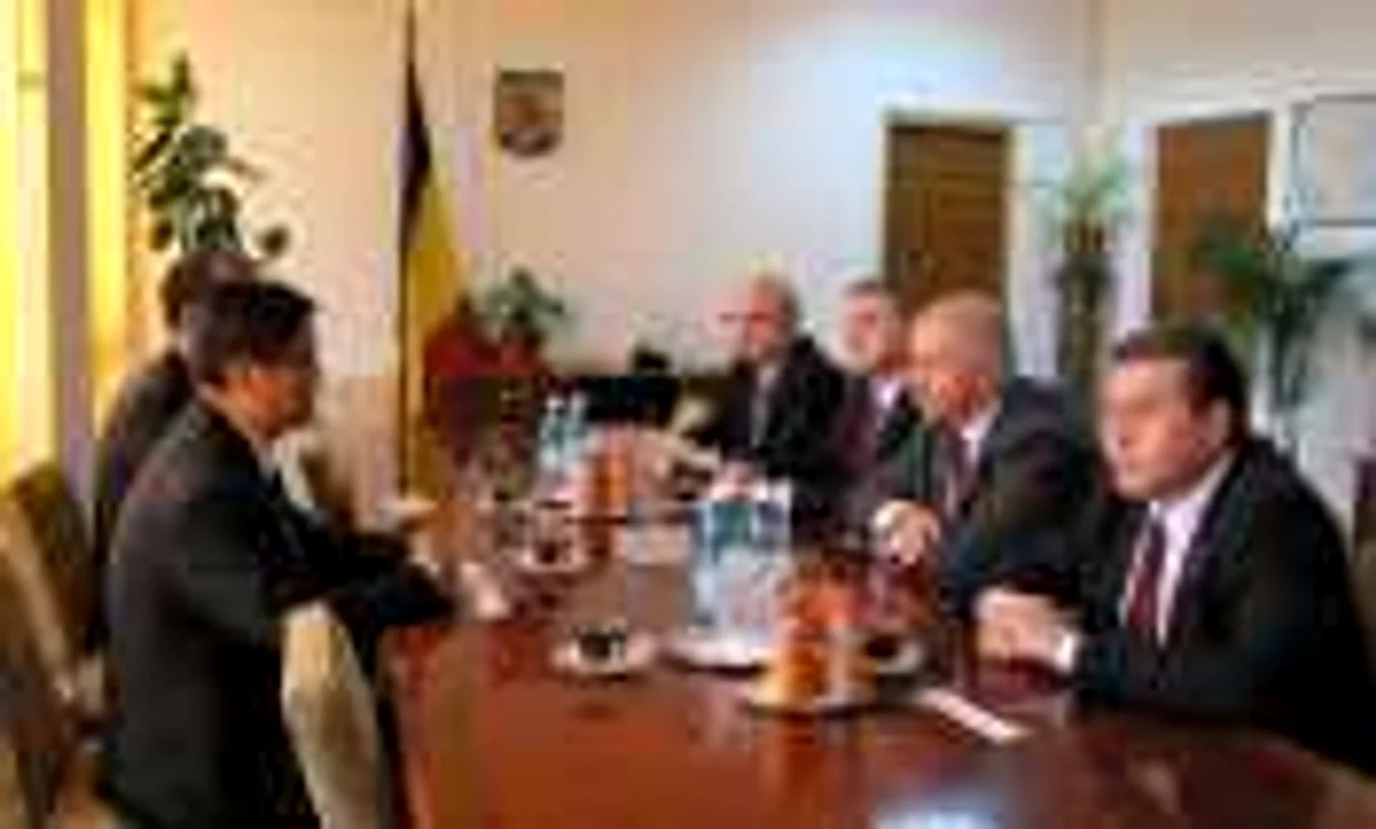 Întâlnirea din cabinetul prefectului