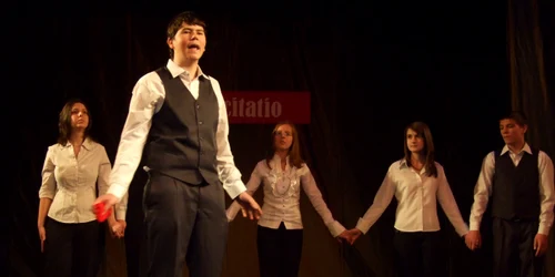 94 tineri au recitat din creaţiile poeţilor sătmăreni la concursul "Recitatio"