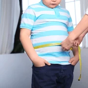 Copil gras supraponderal FOTO Shutterstock jpg