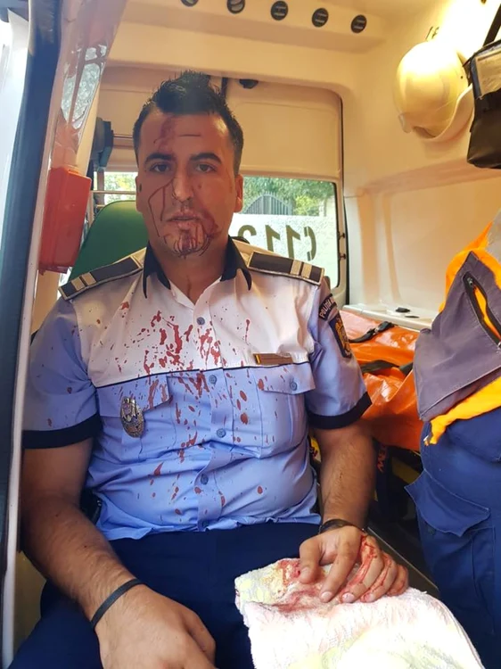 Un bărbat care a atacat un poliţist a fost condamnat în primă instanţă la 10 ani de închisoare FOTO Arhivă