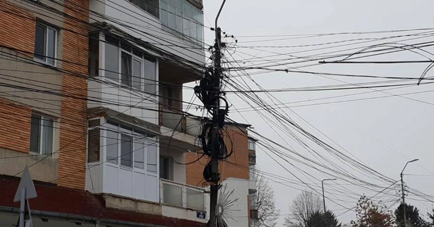 Termenul acordat de Primăria Pucioasa operatorilor, pentru introducerea cablurilor în pământ, a fost 1 ianuarie 2019.