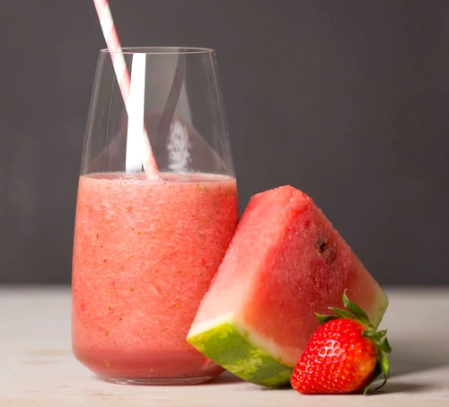 smoothie de capsuni si pepene rosu jpeg