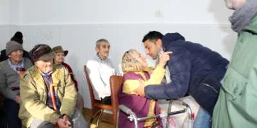 detnuti la caminul de batrani FOTO Penitenciar Turnu Severin 