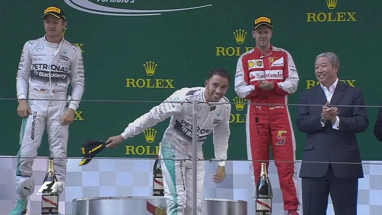 
    Mercedes conduce bătălia cu 119 puncteFoto Twitter  