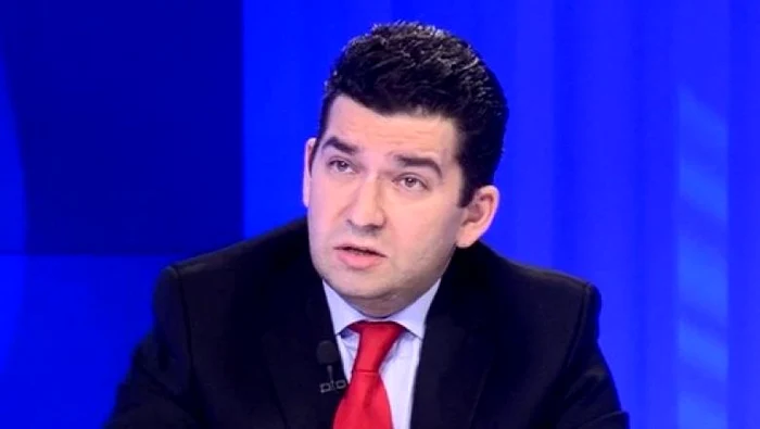 
    Liviu Voinea este prieten și cu Marcel Ciolacu și a fost ministru în Guvernul Ponta  