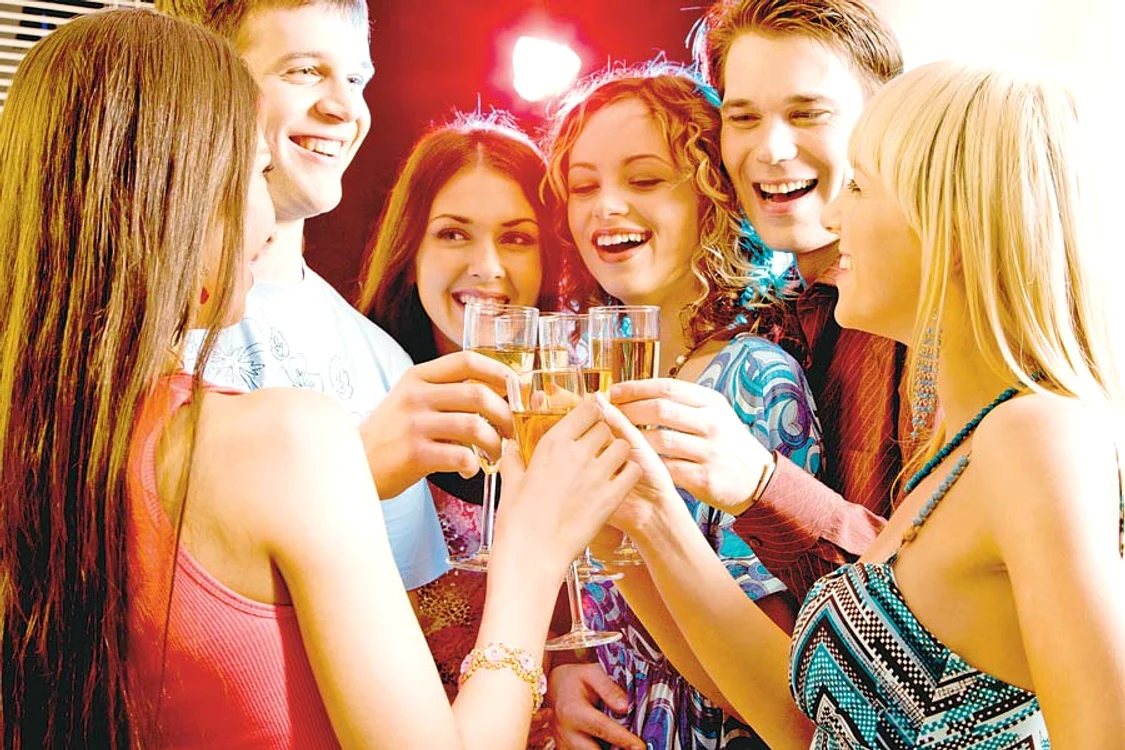 Mai citeşte în Click! pentru femei: Coafuri inedite pentru o seară magică; Haine şi accesorii pentru Revelion