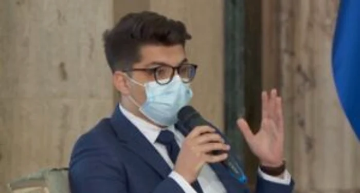 Silviu Morcan avertizează guvernul Ciucă că valul 5 al putea întrerupe iar școala. Foto: edupedu.ro