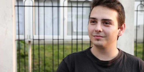 Raul Filip Mureşan este student în anul I la Universitatea de Medicină şi Farmacie din Craiova. 