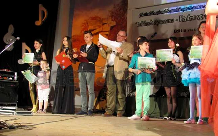 Căştigătorii celei de-a doua ediţii a Festivalului„Mihaela Runceanu” FOTO: Iulian Bunilă