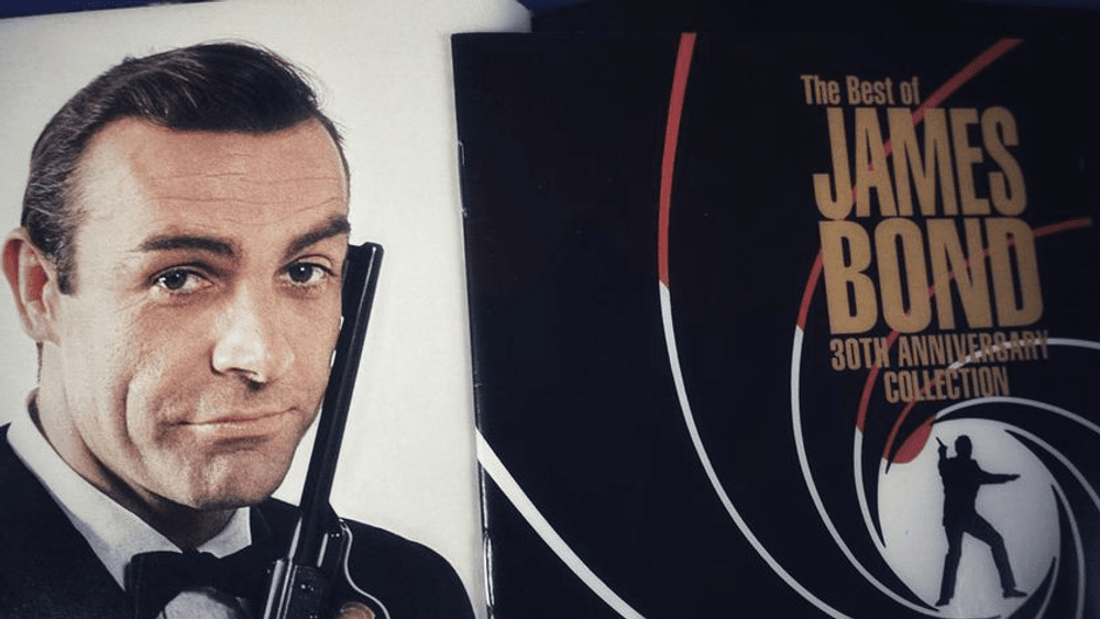 Cărţile „James Bond" ale lui Ian Fleming vor fi rescrise pentru a nu fi considerate ofensatoare
