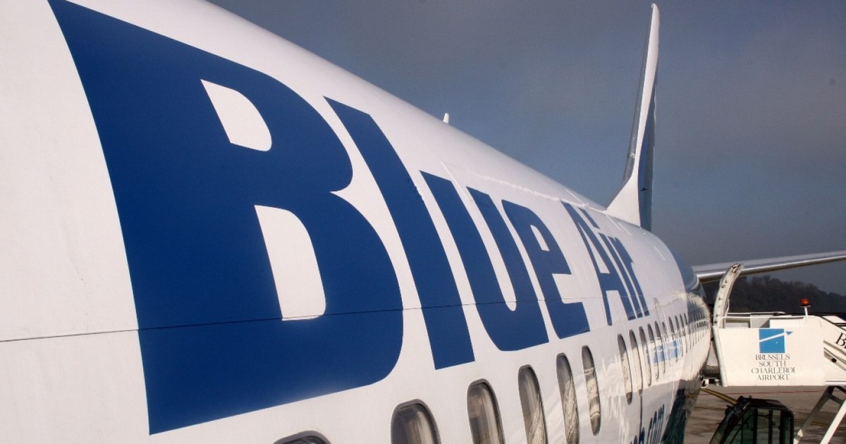 Trei avioane Blue Air transformate în hoteluri și restaurante