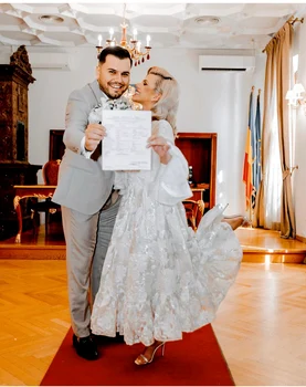 Tânăra artistă s-a căsătorit civil la Casa de Căsătorii a Sectorului 3 și a devenit doamna Stoica