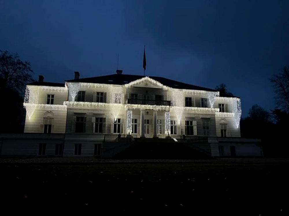 
    Castelul de la Săvârșin, reședința Casei Regale a României a fost pregătit de Sărbători  