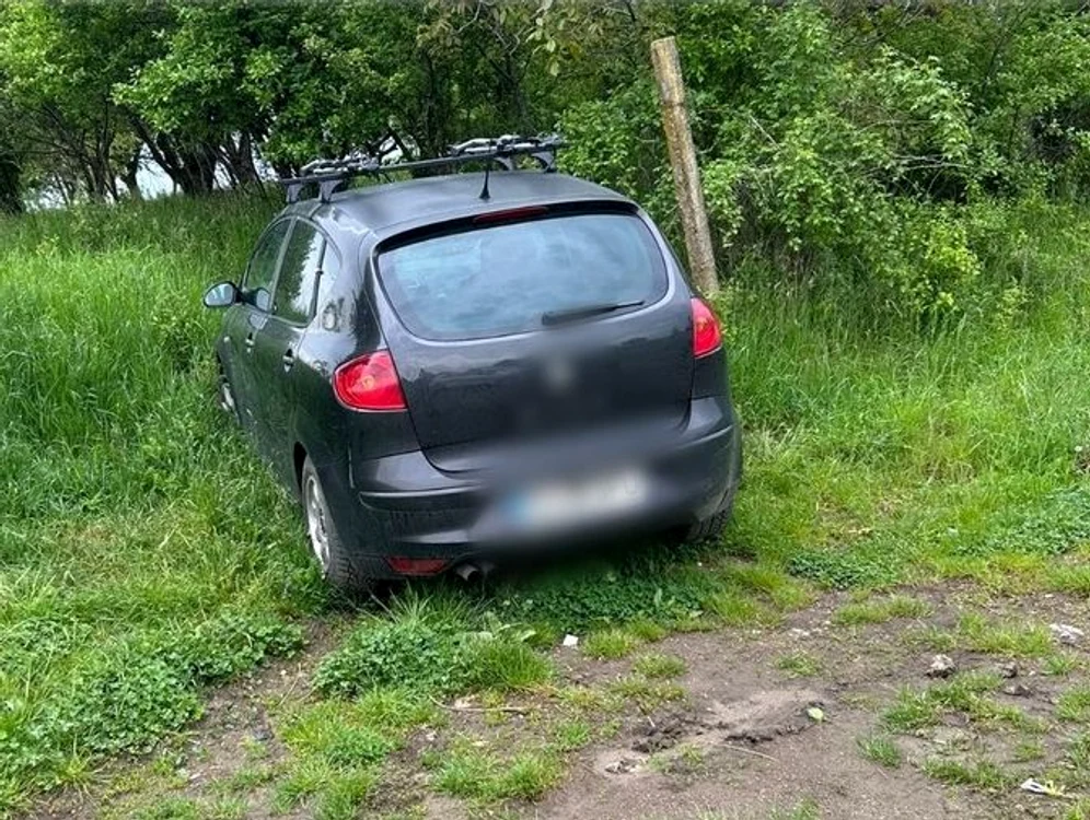 Șoferul inconștient și-a abandonat mașina într-un sat de lângă Cluj