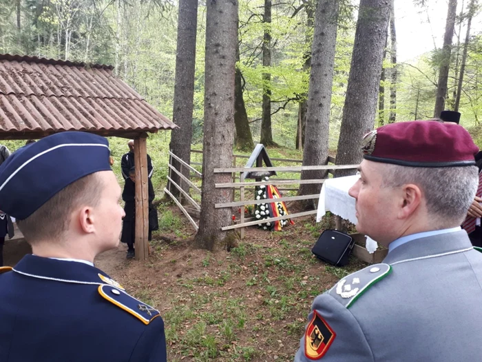 Ambasada Germaniei a avut trimişi la slujba din Neamţ FOTO: Florin Jbanca