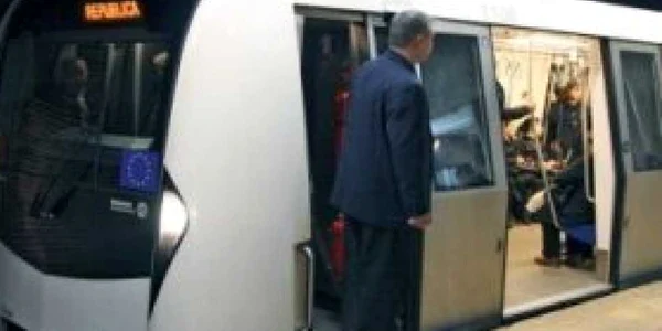 Proteste Metrorex la Guvern / Ameninţări cu grevă generală