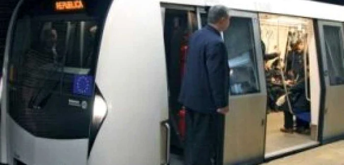 Proteste Metrorex la Guvern / Ameninţări cu grevă generală