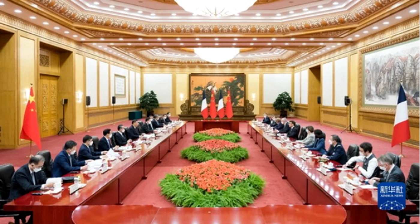6 Aprilie 2023, Beijing, Xi Jinping poartă o serie de discuții cu Emmanuel Macron