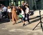 Victor Slav, cu fiica, astăzi, la școală. Foto: Blitz! Click!