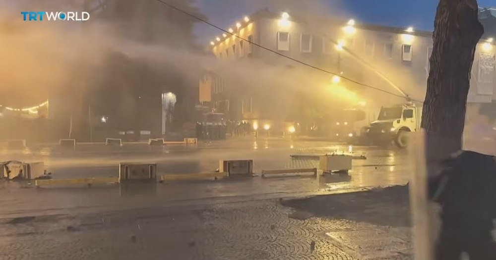 MAE avertizează românii care călătoresc în Albania: protestele din Tirana au degenerat în violențe