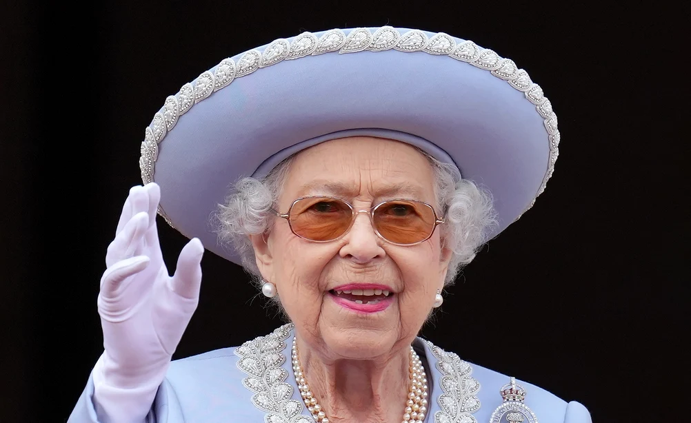 Elisabeta a II-a își denumise broșa din diamante cu o poreclă adorabilă! (sursa FOTO AFP)