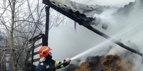 slobozia incendiu in satul orezu FOTO ISU ialomita