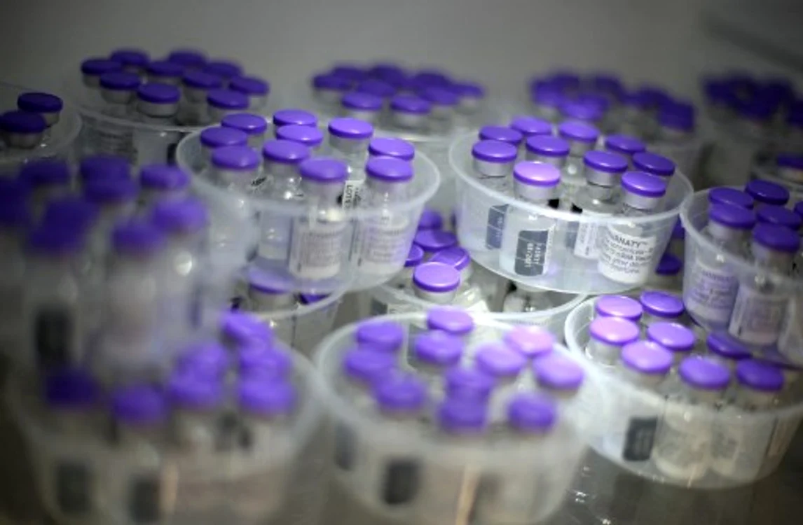 
    Pentru a ne proteja împotriva mutaţiilor de coronavirus, este necesară o a treia doză de vaccinfoto: AFP  