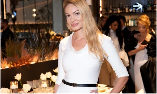 valentina pelinel jpg