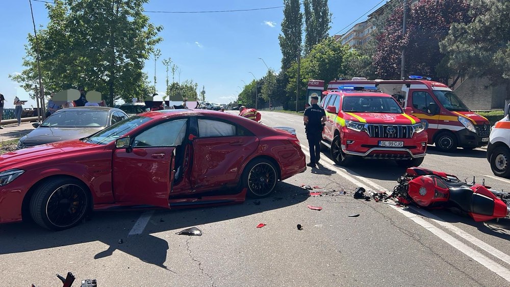Tragedie pe Faleza Dunării din Galați: un polițist de la trupele speciale a murit. Motocicleta pe care o conducea, lovită de o mașină