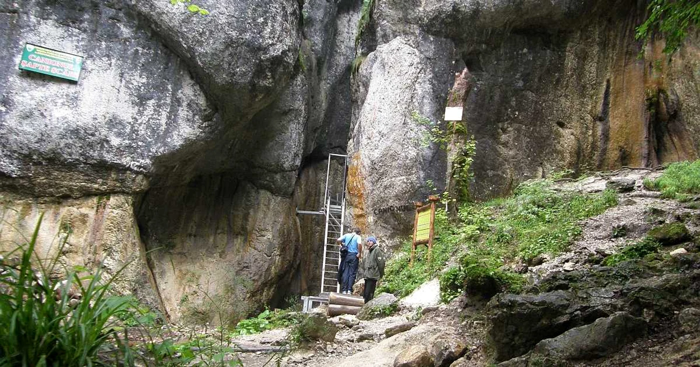 Tiroliana este la Canionul 7 Scări. FOTOAdevărul.