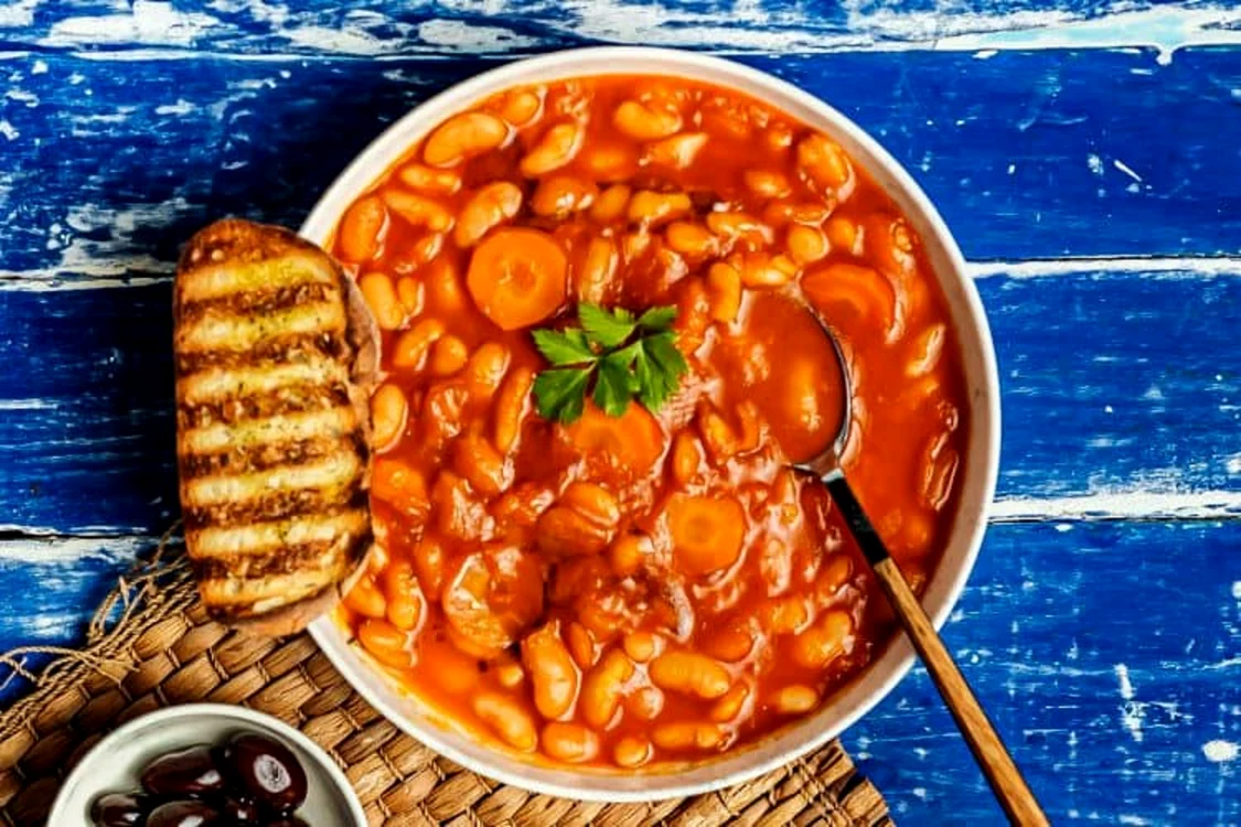 Fasolada, o supă grecească de fasole FOTO mygreekdish.com