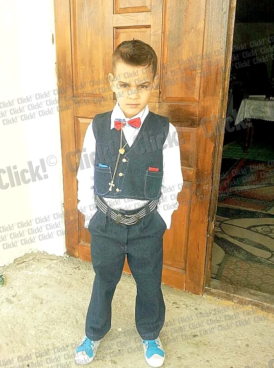 Gigi-Becali şi naşa sa, emoţionaţi în faţa preotului (Fotografii: Click!)