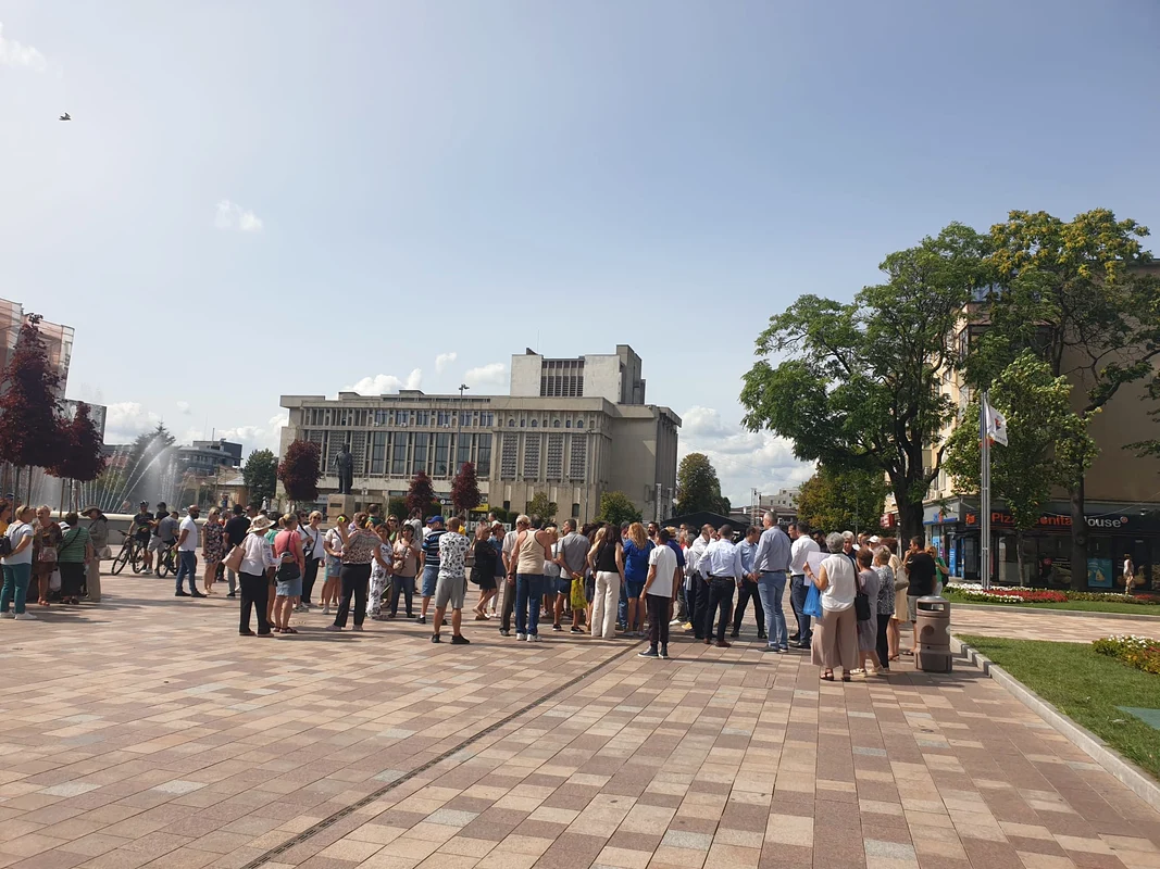 Protest in centrul Pitestiului jpg