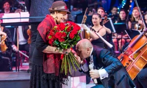 Marcel Pavel alaturi de mama sa, foto Facebook jpg