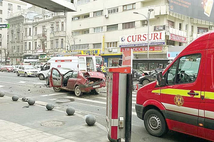 Loganul a fost complet distrus în urma impactului violent